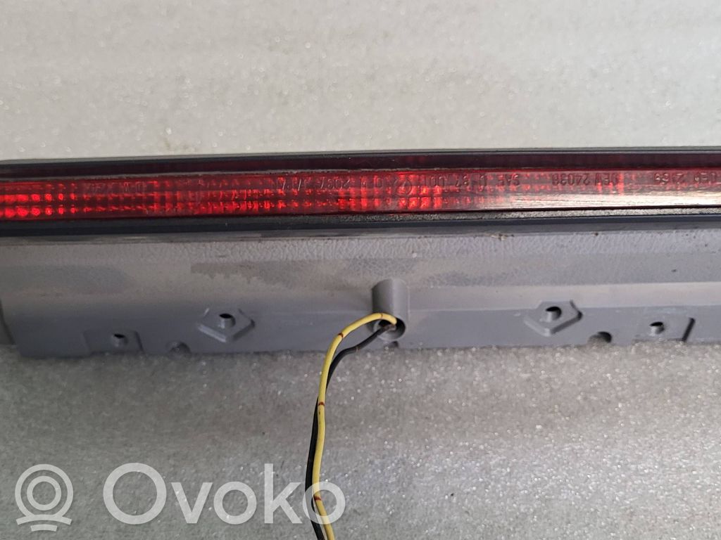 Subaru Forester SF Third/center stoplight 