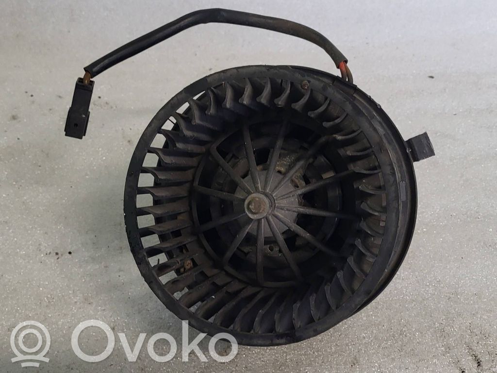 Volkswagen PASSAT B3 Lämmittimen puhallin 