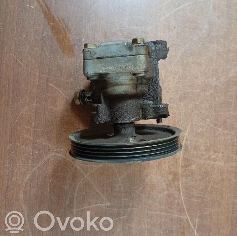 Ohjaustehostimen pumppu   M27