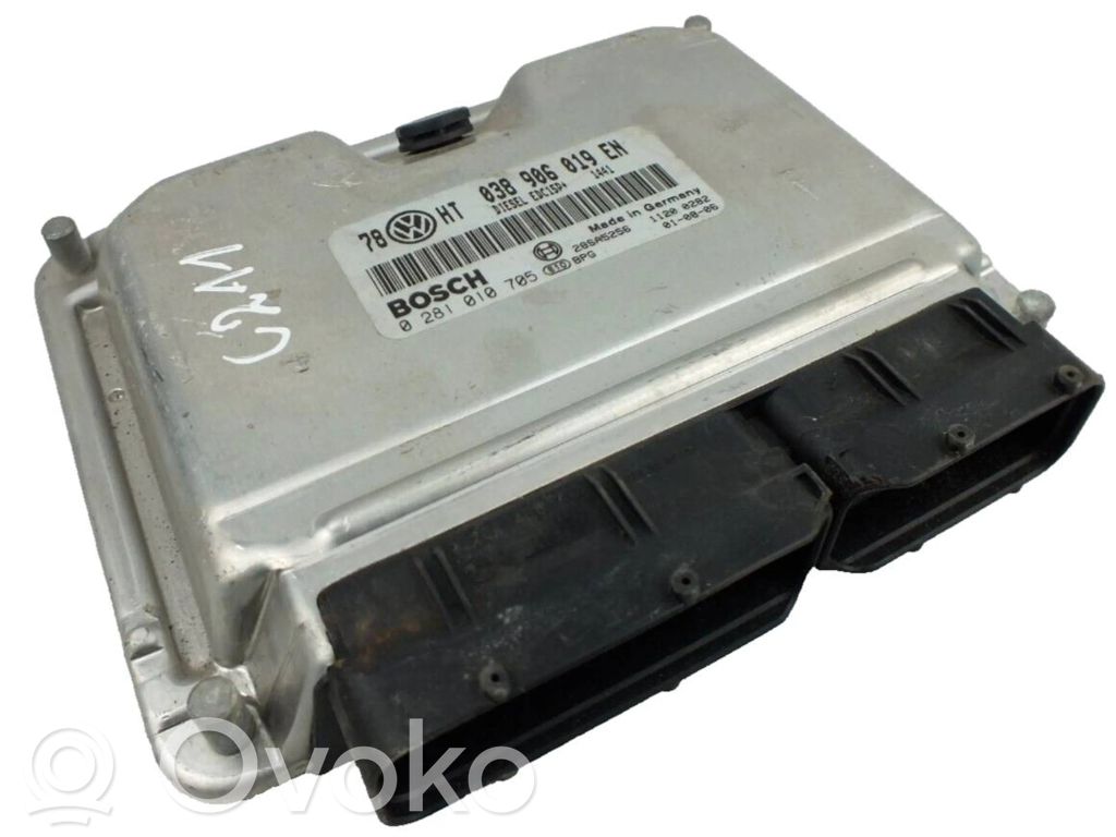 Volkswagen PASSAT B5.5 Engine control unit/module 
