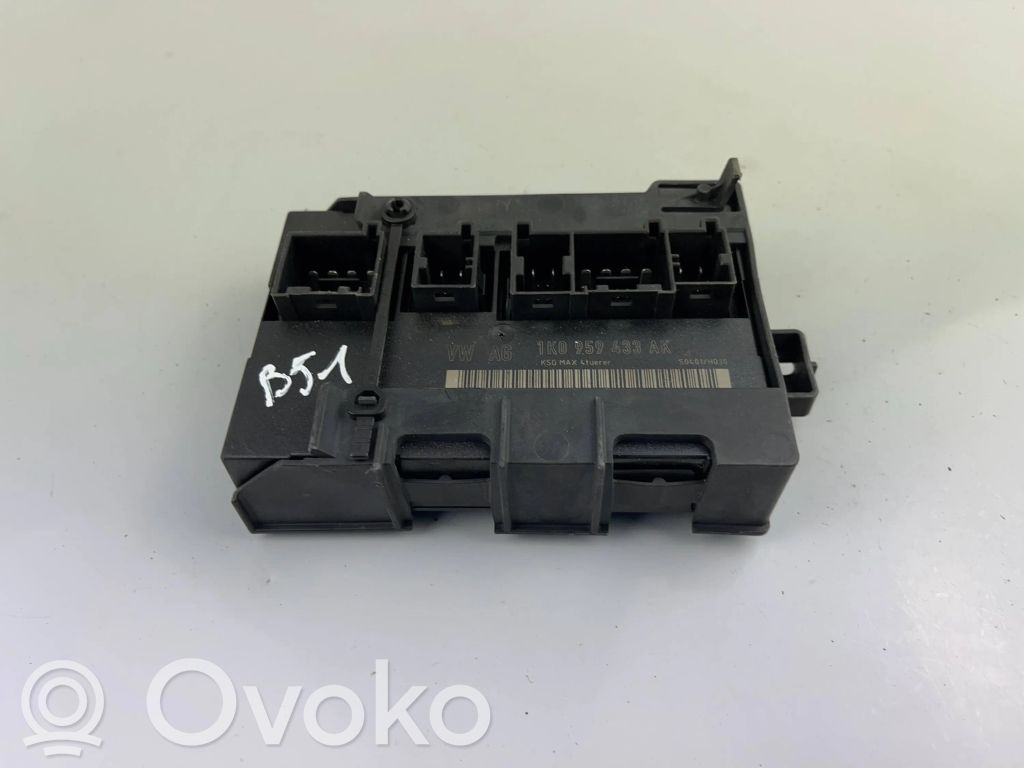 Volkswagen PASSAT B7 Comfort/convenience module 