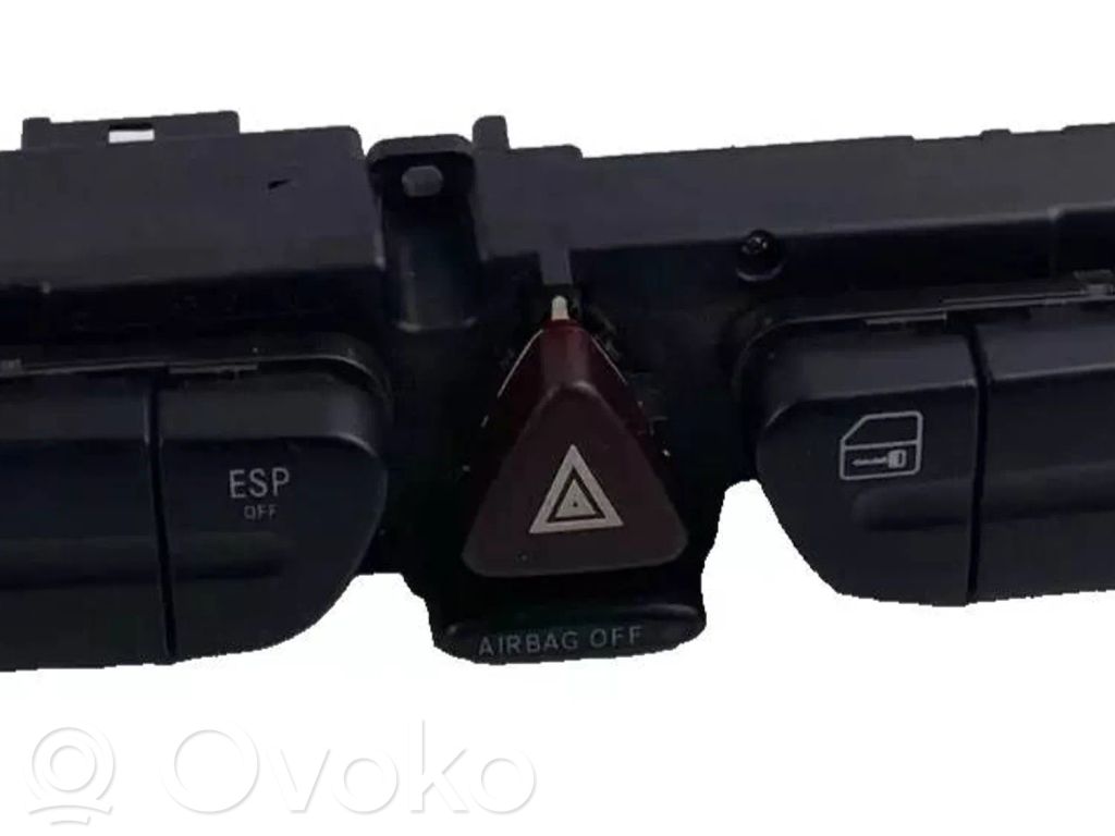 Mercedes-Benz C W203 Hazard light switch 