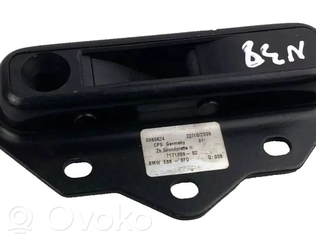 BMW 1 E82 E88 Cita virsbūves detaļa 