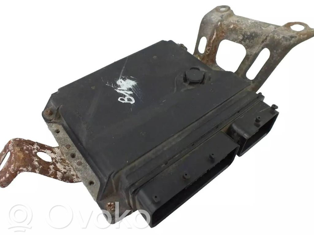 Toyota Avensis T220 Engine control unit/module 