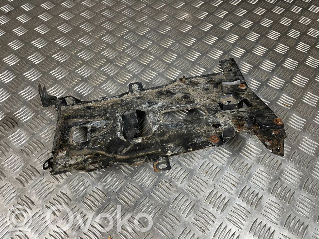 Peugeot 3008 II Akumulatora nostiprināšanas pamatne 