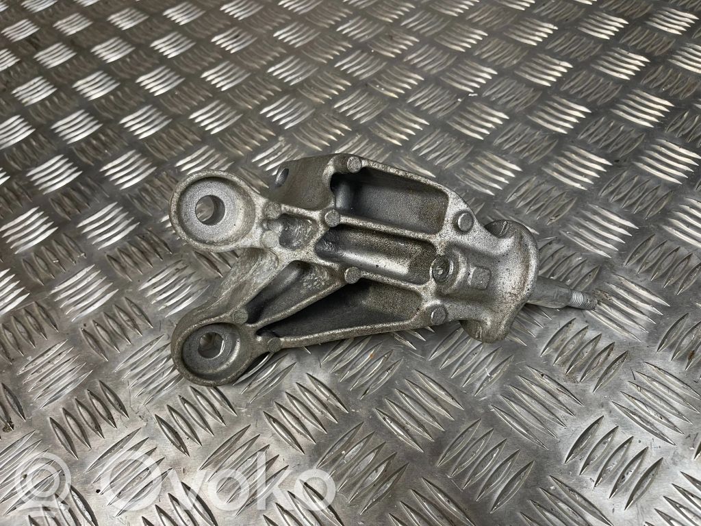 Renault Zoe EGR valve cooler bracket 