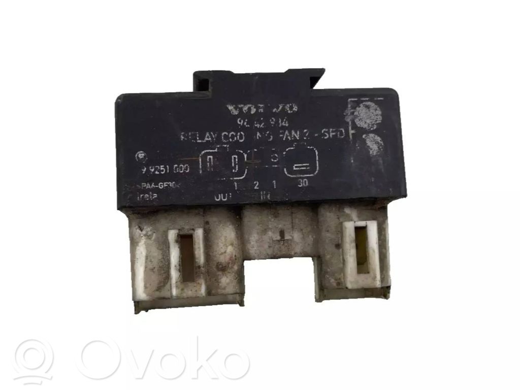 Volvo S70  V70  V70 XC Coolant fan relay 