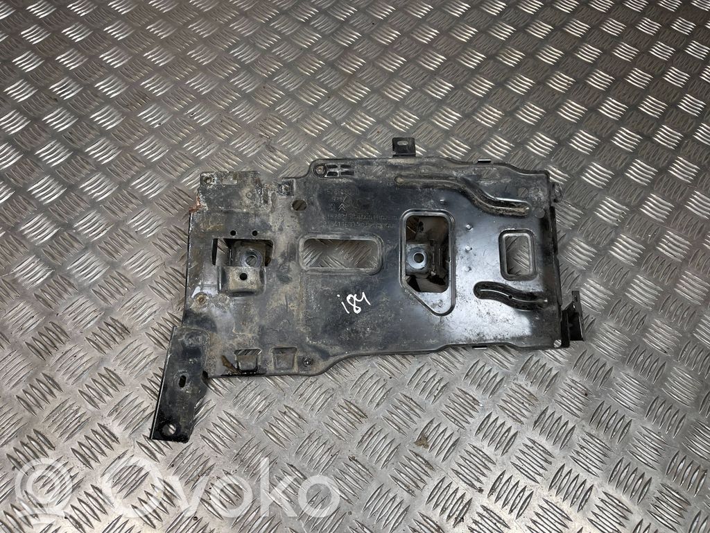 Peugeot 5008 Akumulatora nostiprināšanas pamatne 