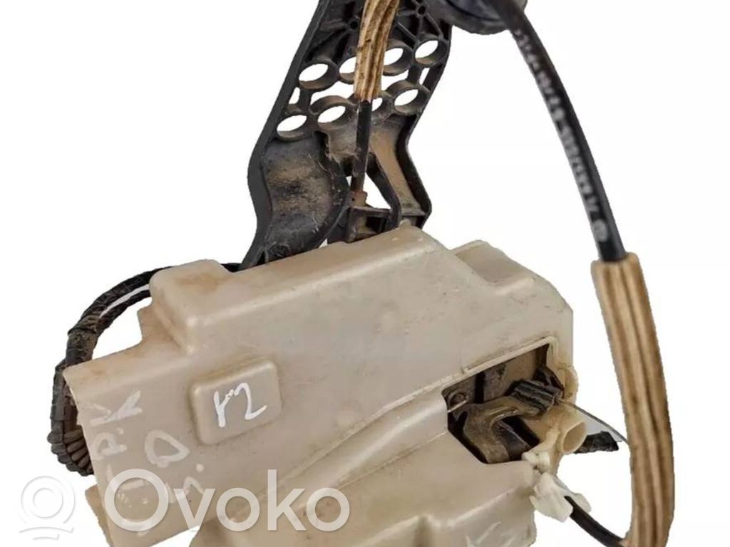 Volkswagen Touareg I Front door lock 