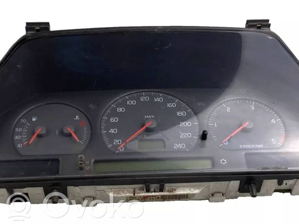 Volvo S70  V70  V70 XC Speedometer (instrument cluster) 