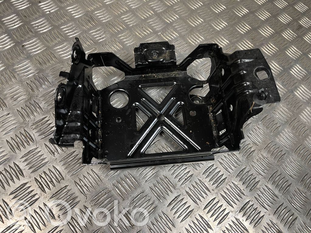 Battery bracket   8778984