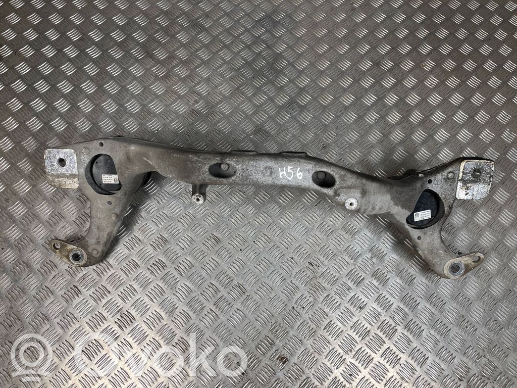 Porsche Cayenne (92A) Engine mounting bracket 