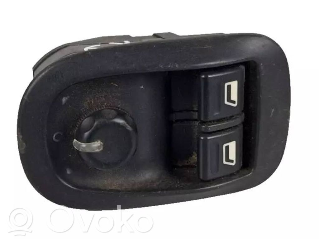 Peugeot 206 Electric window control switch 