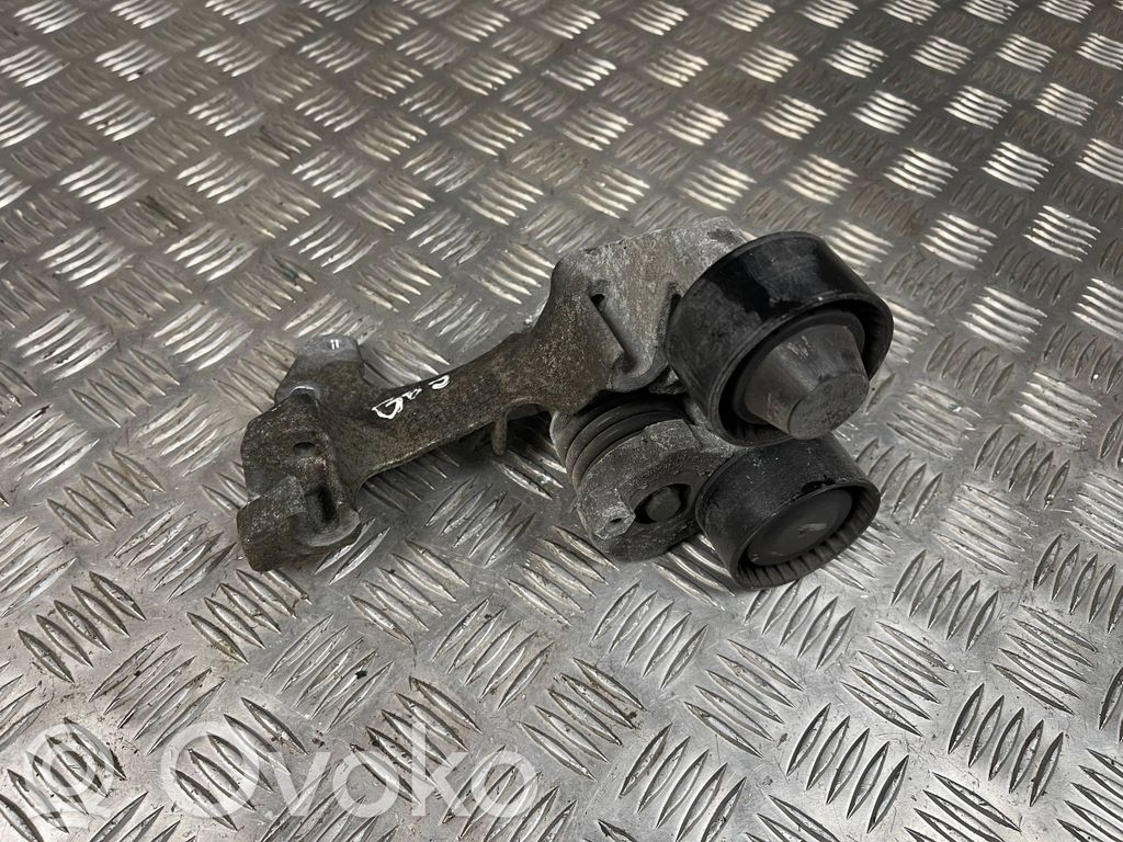 Renault Clio IV Soporte del alternador 