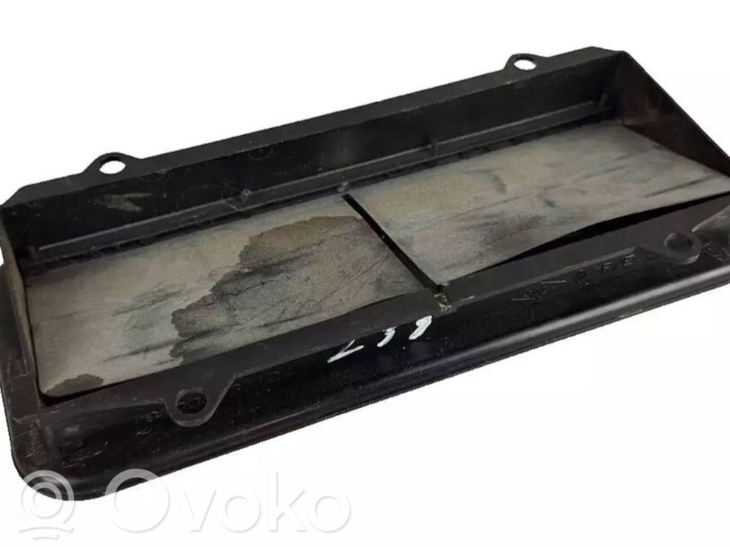 Nissan Juke I F15 Quarter panel pressure vent 