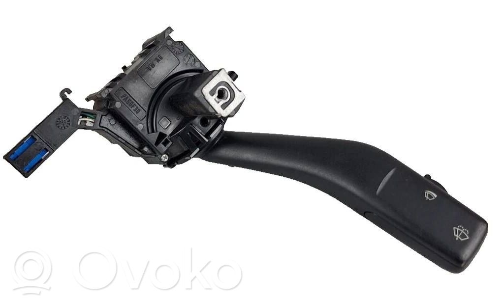 Volkswagen Golf V Wiper control stalk 