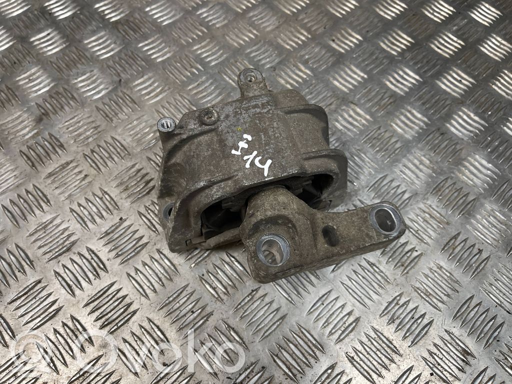 Audi A3 S3 A3 Sportback 8P Engine mount bracket 