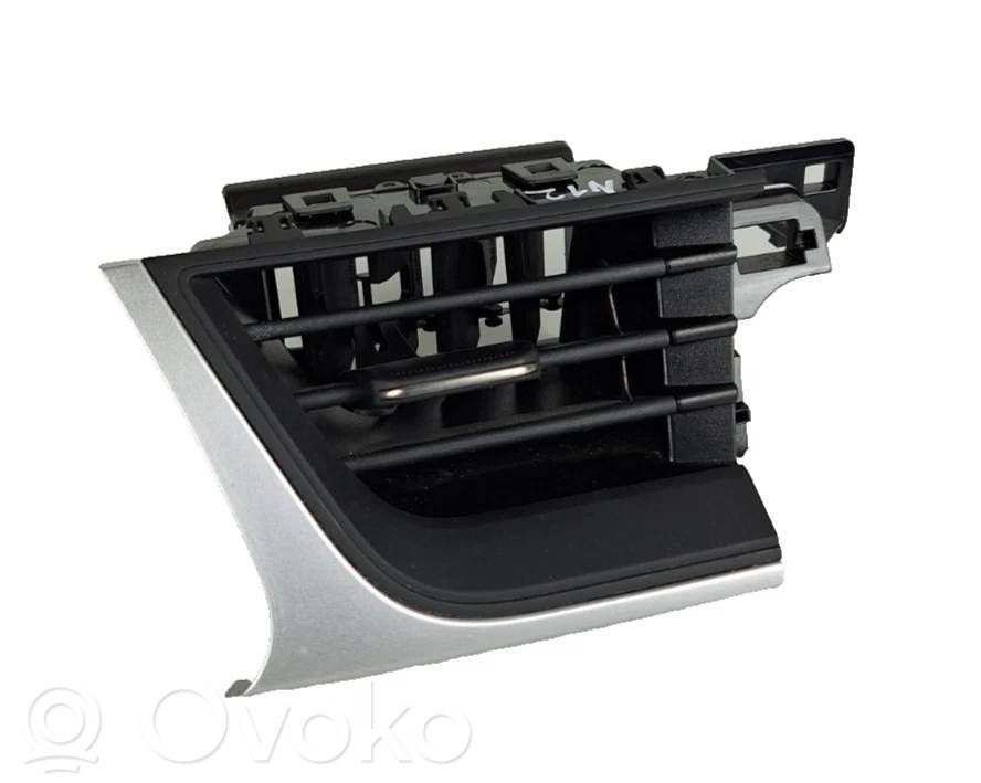 Renault Captur II Moldura protectora de la rejilla de ventilación lateral del panel 