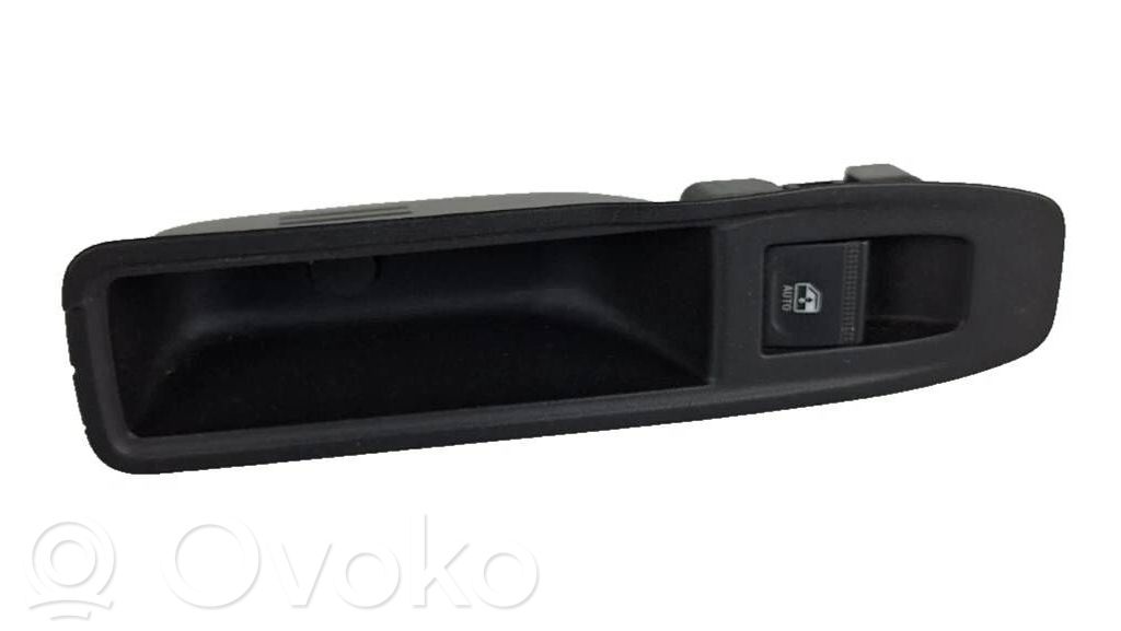 Renault Captur II Electric window control switch 