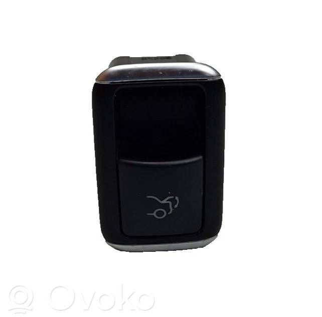 Mercedes-Benz E W212 Tailgate opening switch 