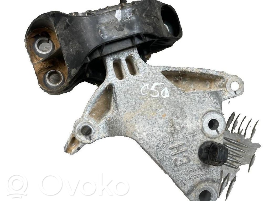 Renault Captur II Engine mount bracket 
