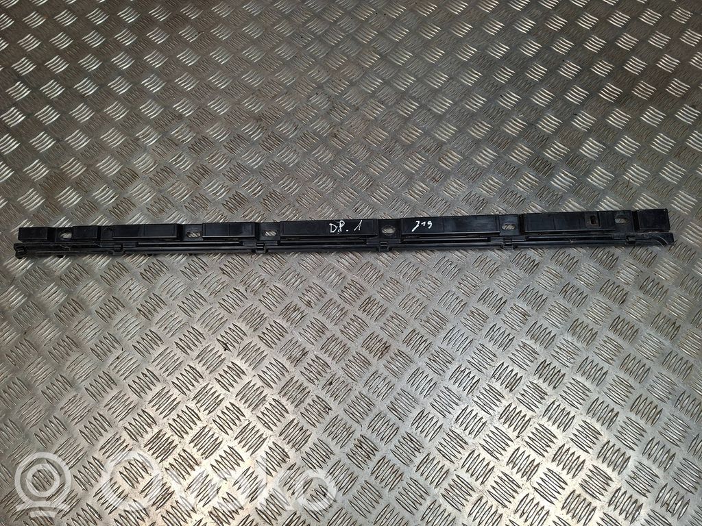 BMW 7 F01 F02 F03 F04 Ślizg listwy progowej 