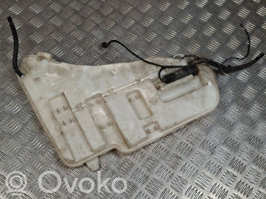 BMW 7 F01 F02 F03 F04 Langų skysčio bakelis 