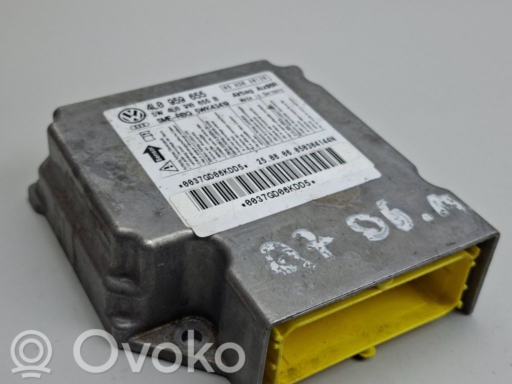 Audi Q7 4M Airbag control unit/module 