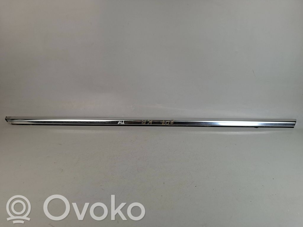 Listwa / Uszczelka szyby drzwi   A2077250282,11800356