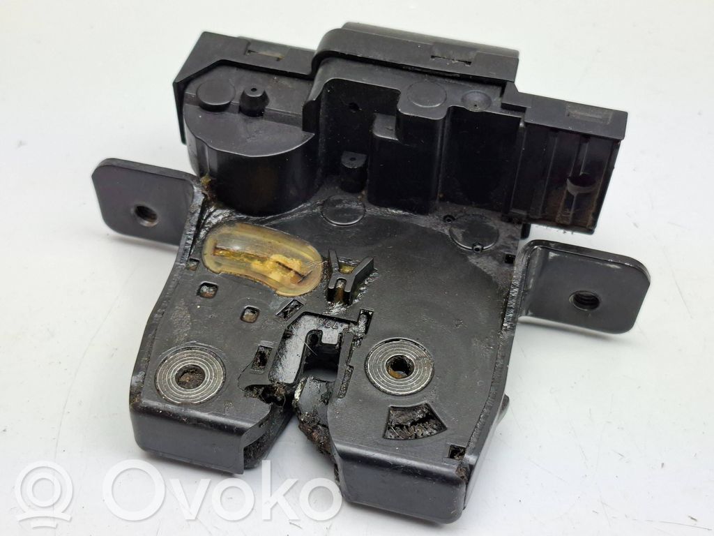 Nissan Qashqai Zamek klapy tylnej / bagażnika 