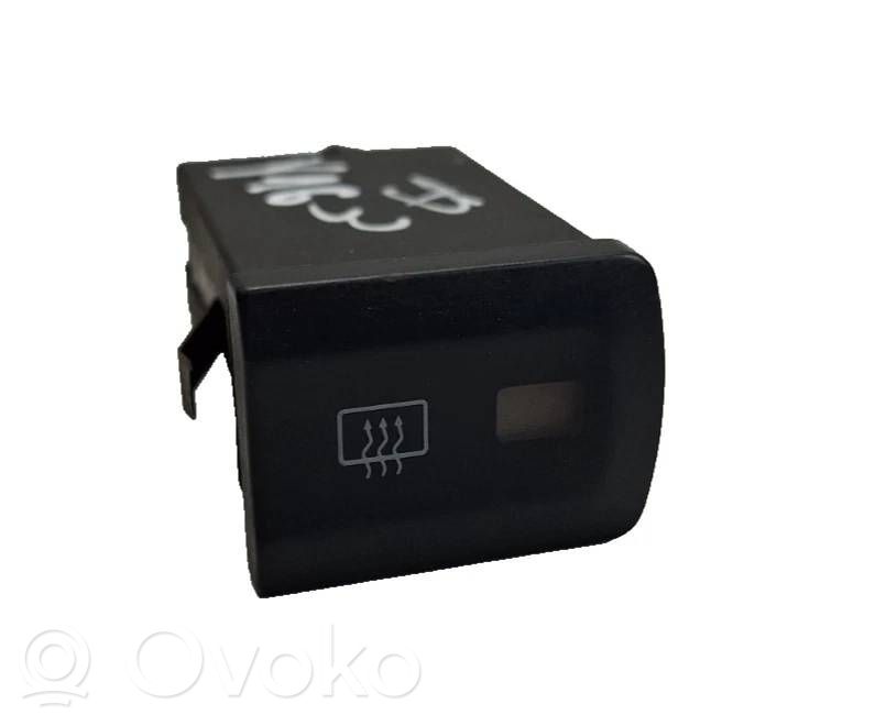 Volkswagen Golf IV Windscreen/window heater switch 