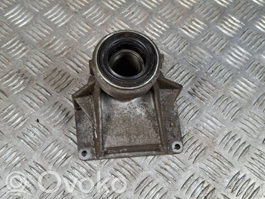 Łożysko podpory wału napędowego   7601996