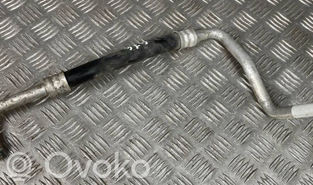 Tesla Model S Ilmastointilaitteen putki (A/C) 