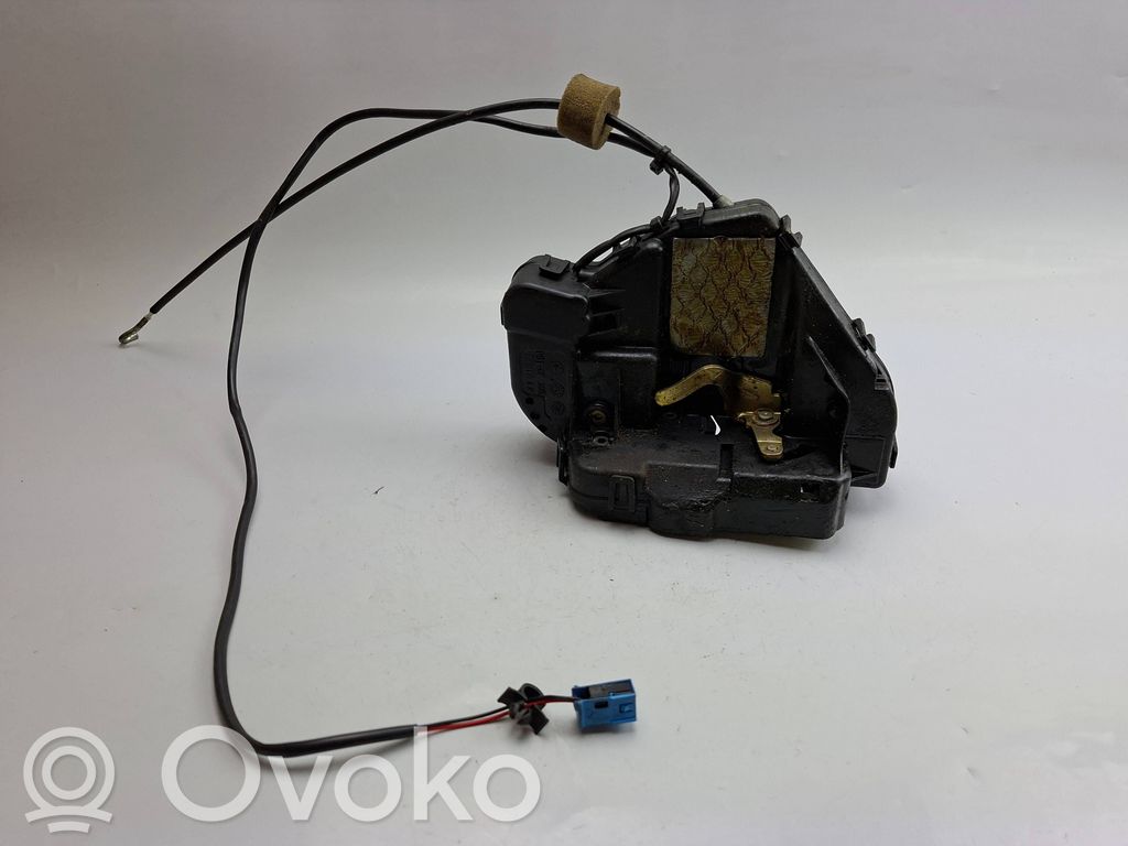 Zamek drzwi tylnych   2117300735