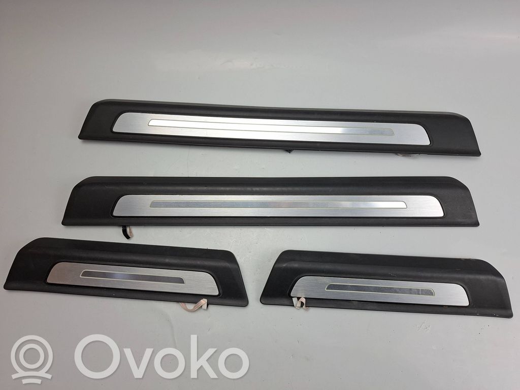 Audi Q7 4M Set apărători prag (interioare) 