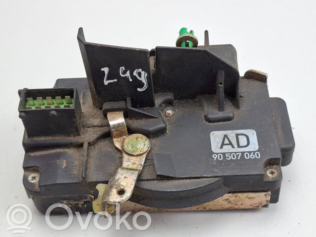 Opel Vectra B Front door lock 