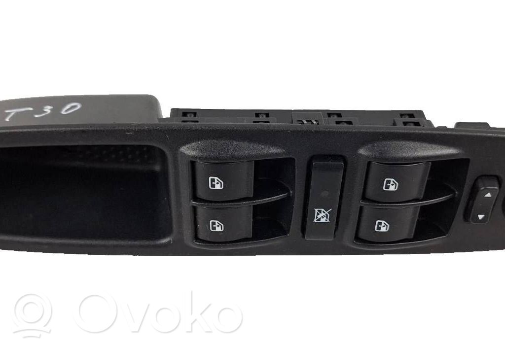 Lancia Ypsilon Electric window control switch 