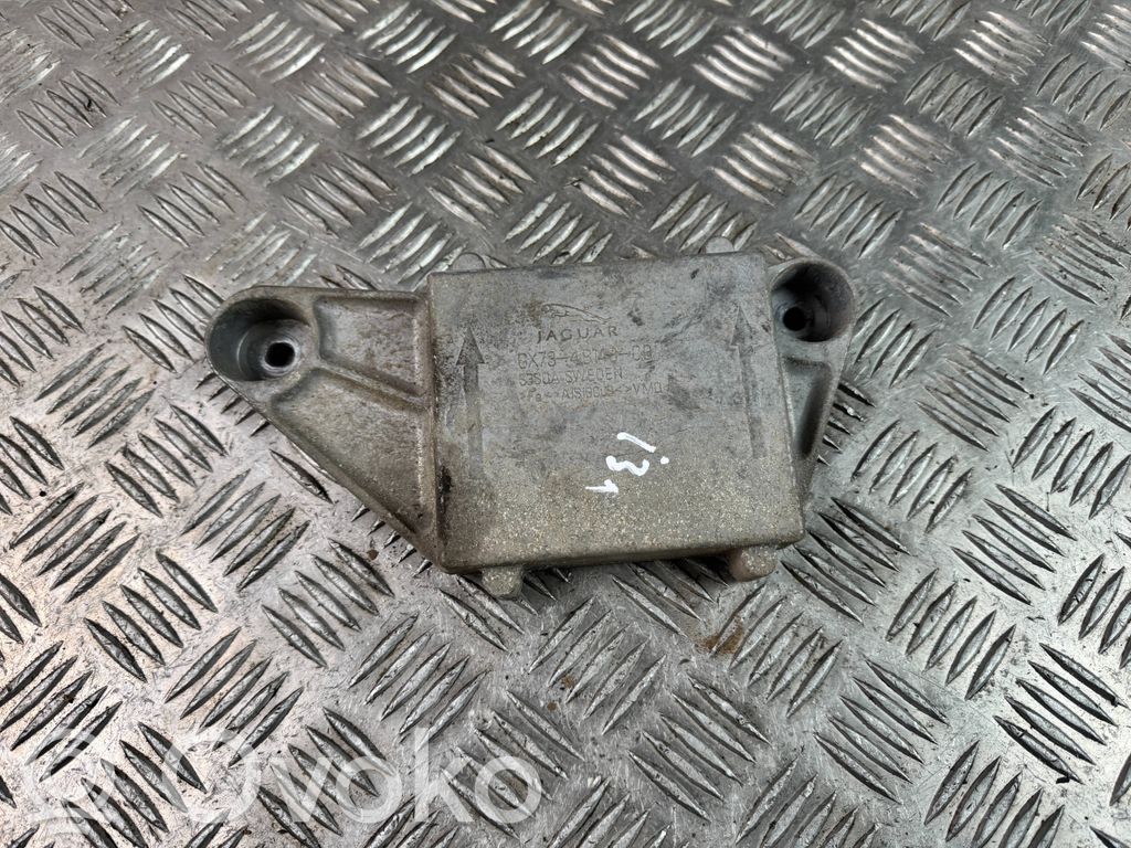 Jaguar F-Pace Rear differential/diff mount bracket 