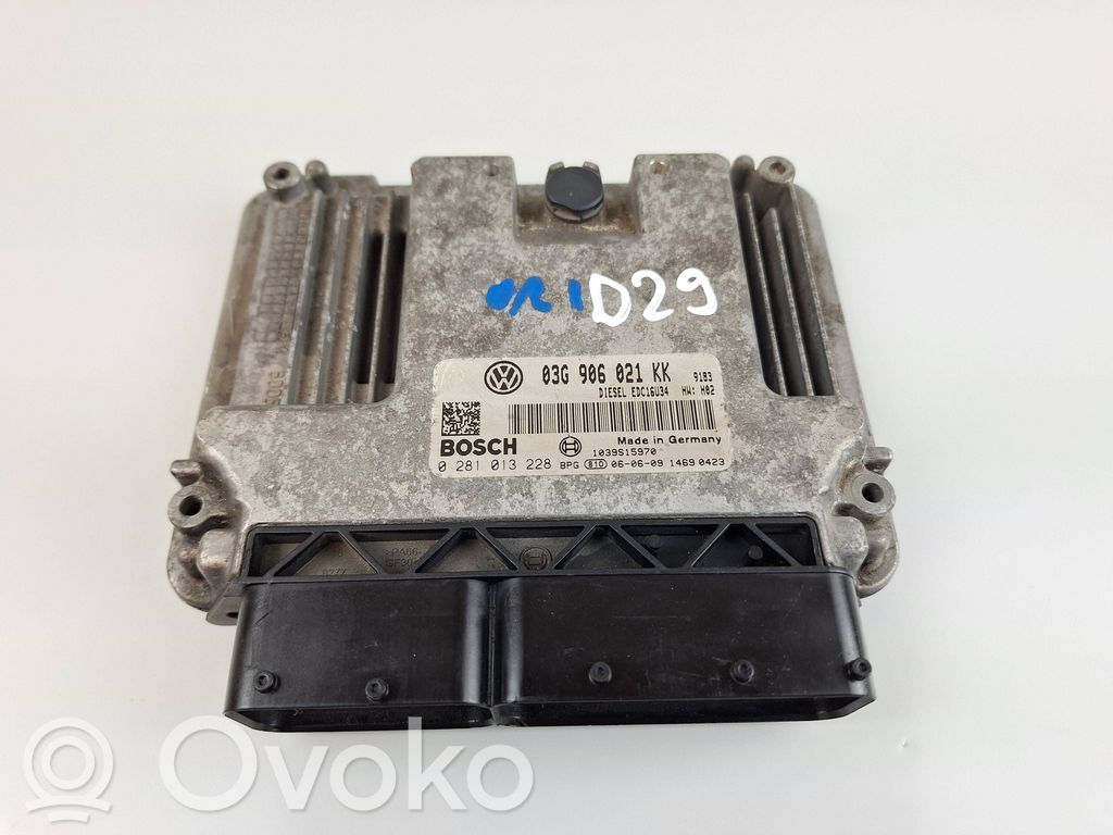 Volkswagen Golf V Engine control unit/module 