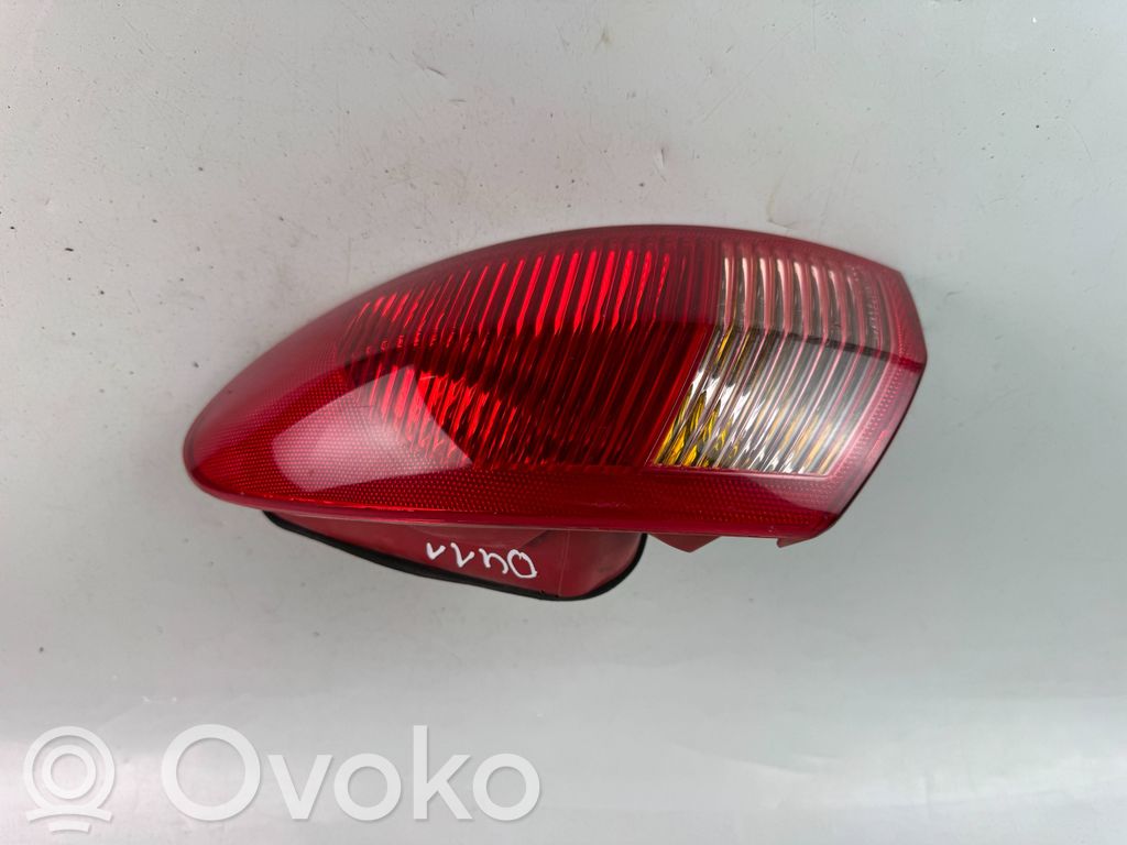 Alfa Romeo 147 Aizmugurējais lukturis virsbūvē 