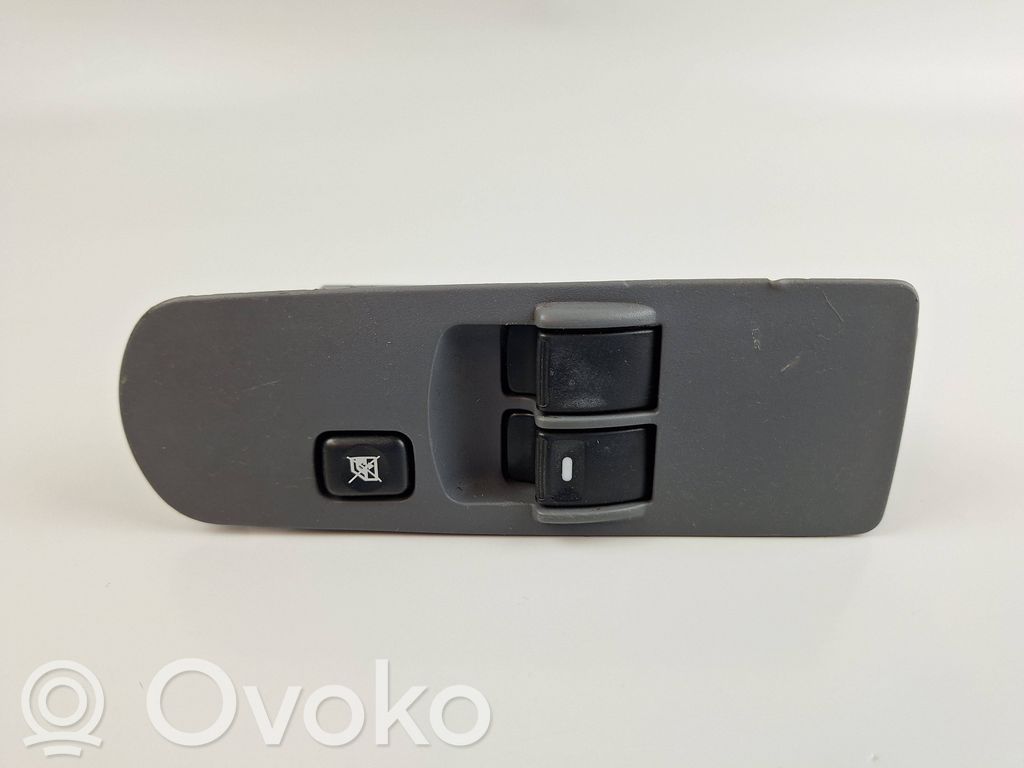 Mitsubishi Colt Electric window control switch 