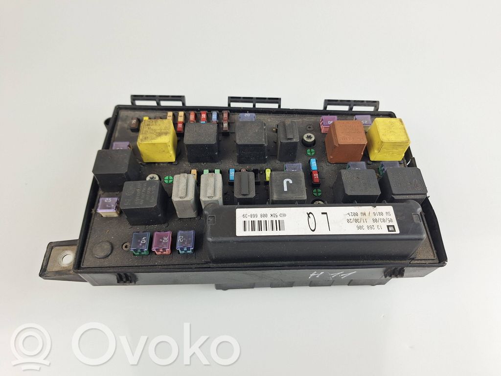 Opel Astra H Módulo de fusible 