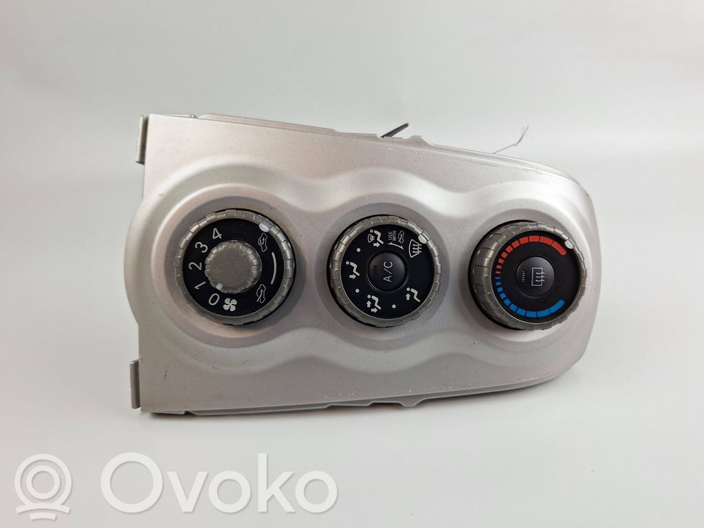 Toyota Yaris Climate control unit 