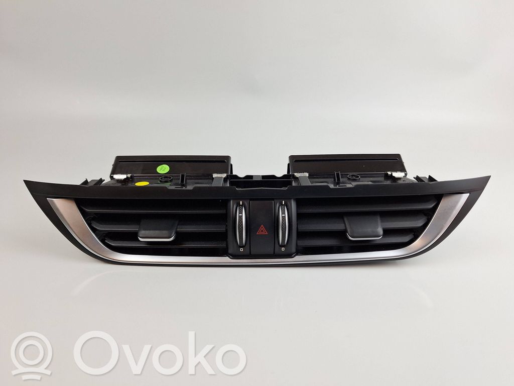 Alfa Romeo Stelvio Dysze / Kratki środkowego nawiewu deski rozdzielczej 