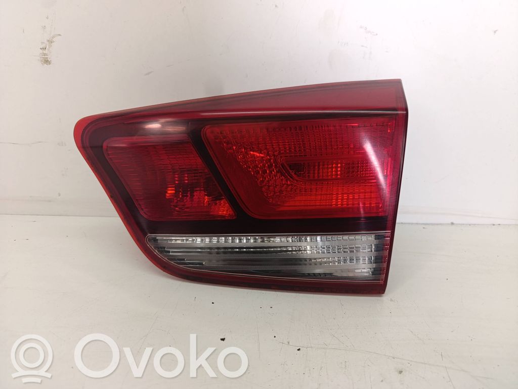 KIA Rio Takaluukun takavalot 