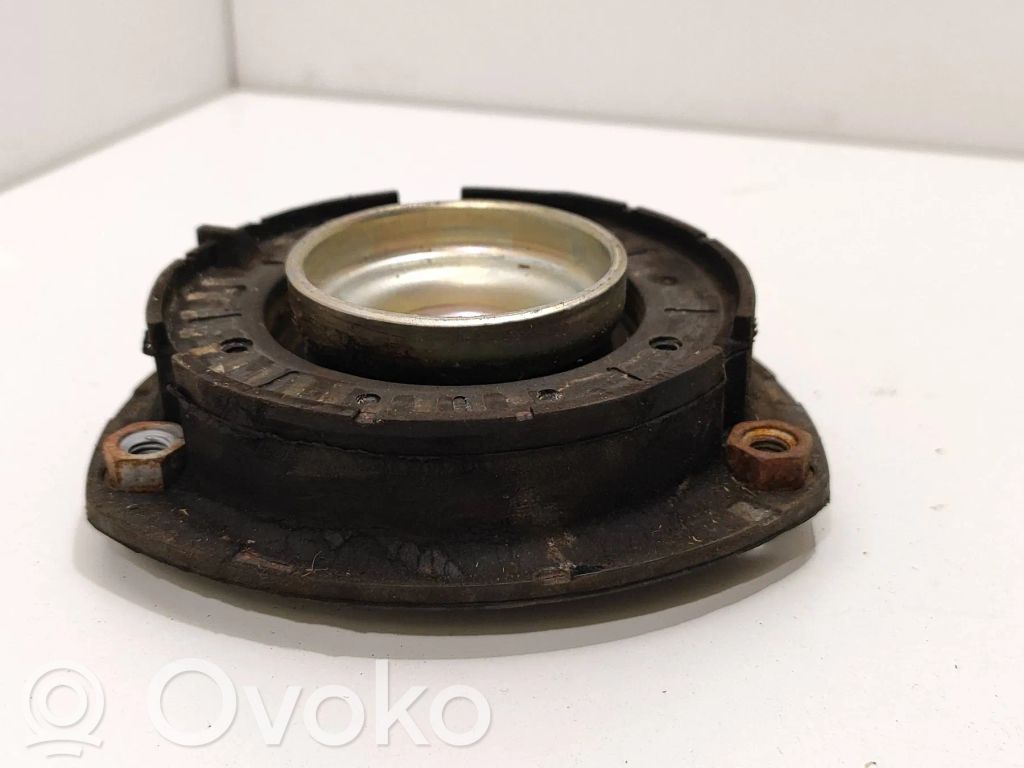 Volkswagen PASSAT B8 Front upper strut mount 