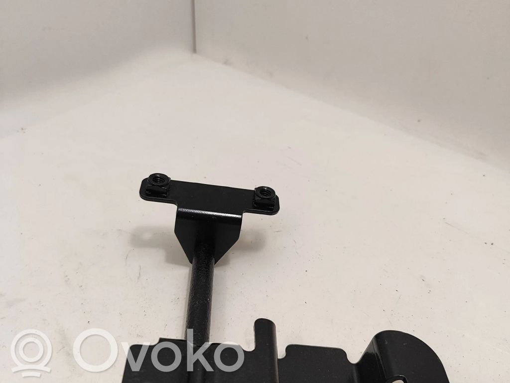 Rygiel / Zaczep zamka pokrywy przedniej / maski silnika   A1726200133,30419
