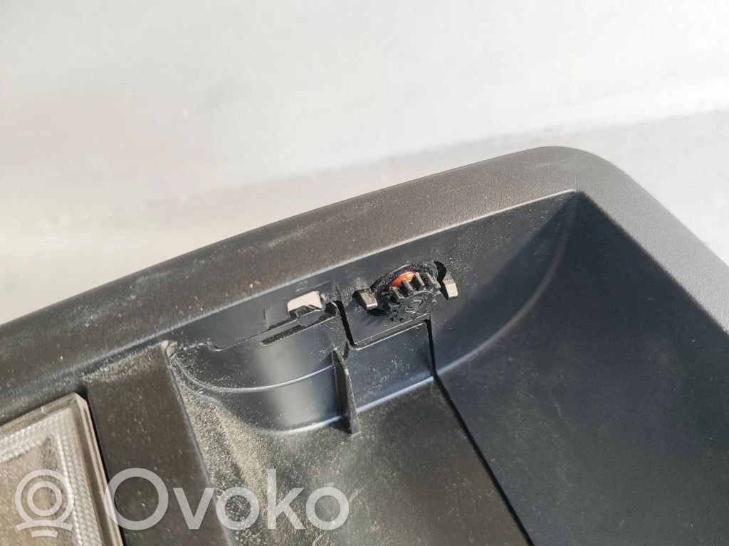 Dodge Challenger Front seat light 