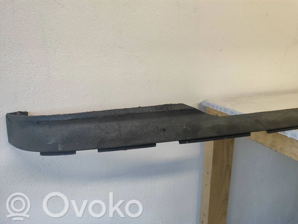 Chevrolet Silverado Etupuskurin jakajan koristelista 