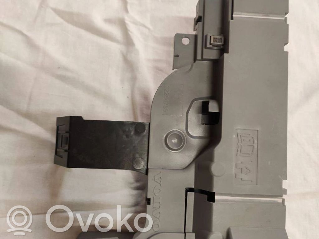 Volvo S60 Plus / Klema / Przewód akumulatora 